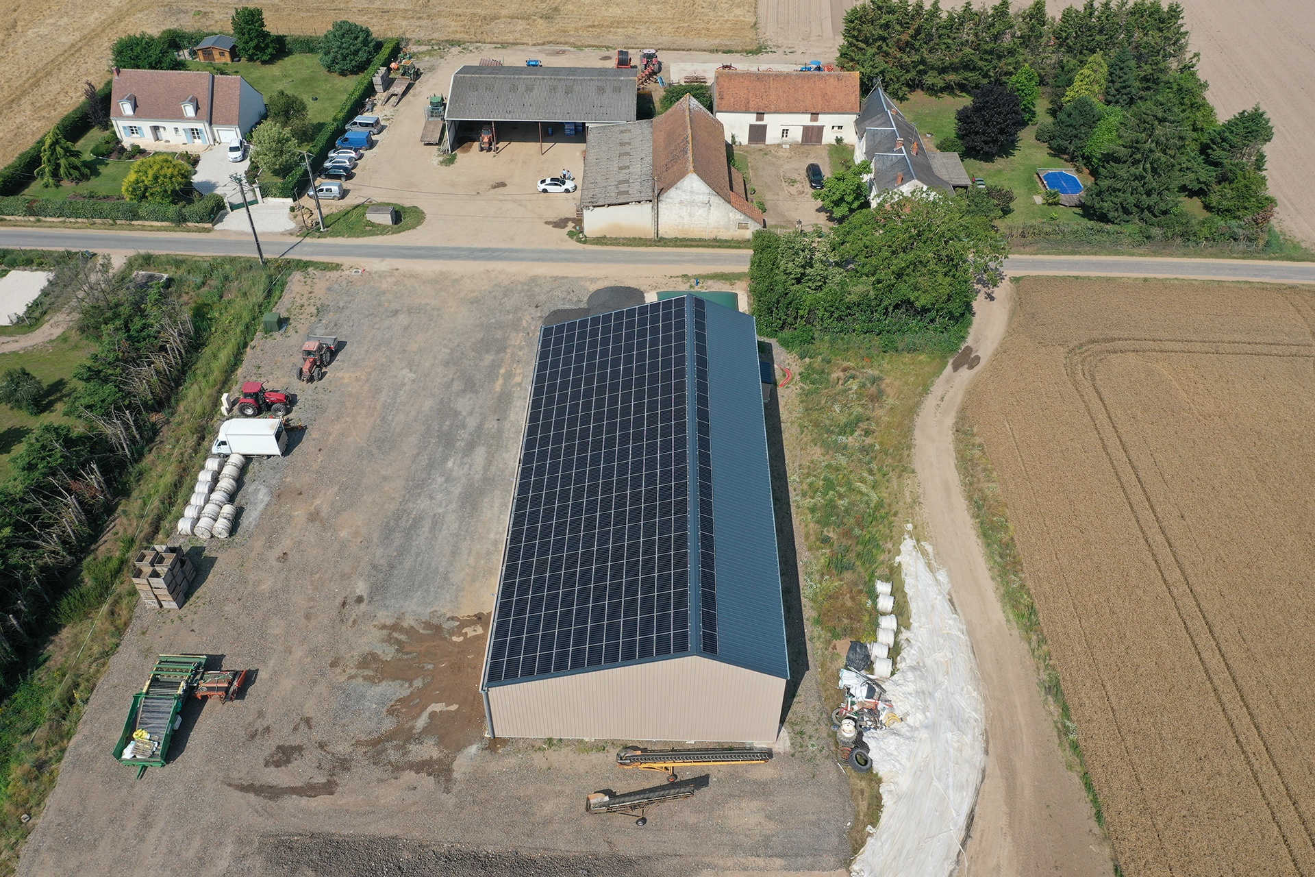 100 KWc Bâtiment Photovoltaïque 45 | Groupe Roy Énergie | Expert ...